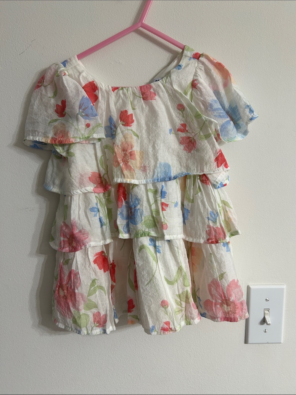 White Floral Tiered Ruffle Dress Old Navy Size 18-24 months. Worn once.